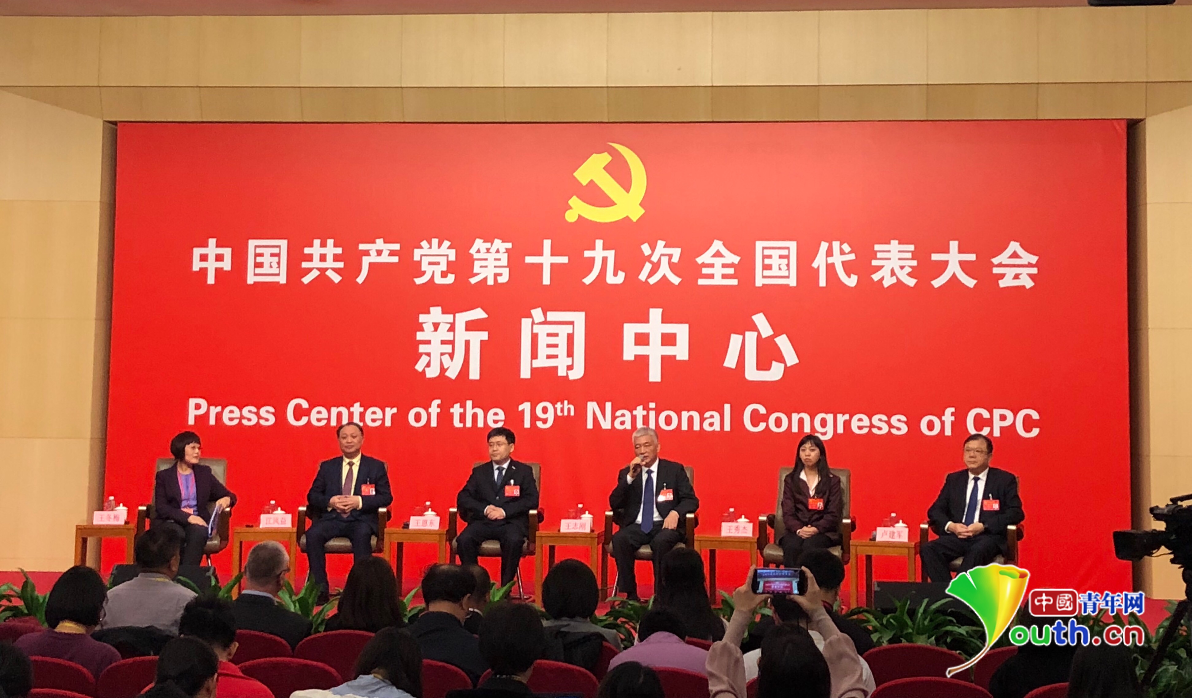 西甲结果光阴：冠军归属巴萨仍旧皇马？